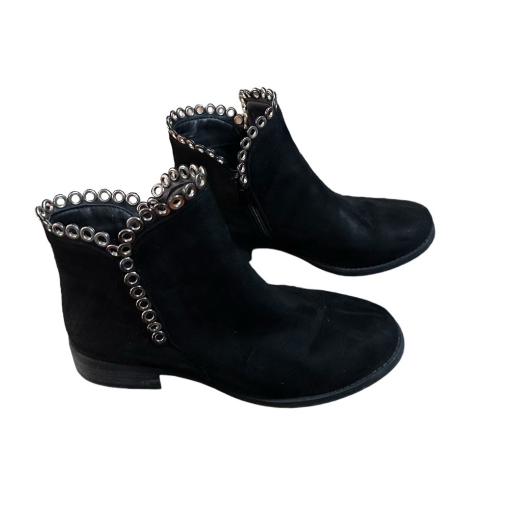 Worn once Global Win booties size 7.5